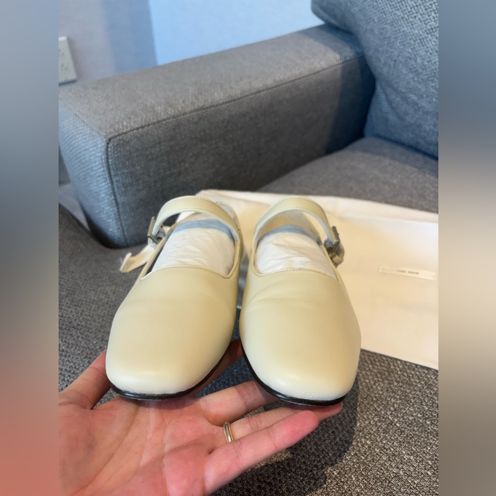 THE ROW Ava Leather Mary Jane Ballet Leather Flats Ivory White Snow White US 8 - Picture 2 of 13